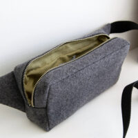 graphite-belt-bag-interior