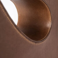 Close up curved box - brown